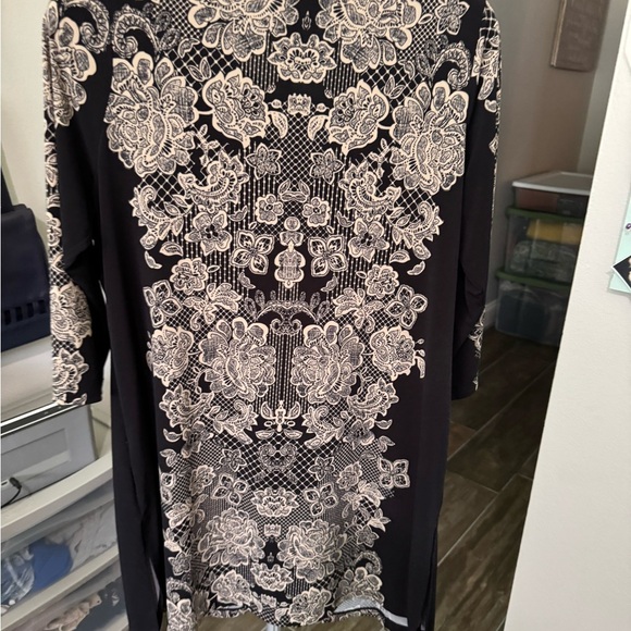 Susan Graver Black and Cream Lace Pattern Dress/ Tunic - Picture 7 of 10